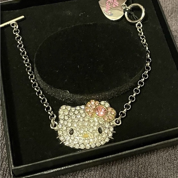 Sanrio Hello Kitty Crystal Face Bracelet Charm with Pink Bow - Picture 3 of 5